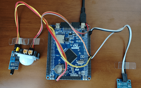 基于STM32的智能智慧台灯系统